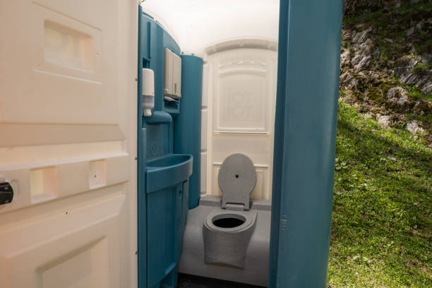 Best Deluxe Portable Toilet Rental  in Pearisburg, VA